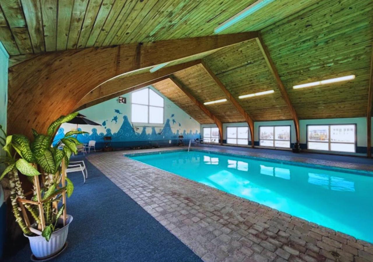 Presque Isle Hotel Esterno foto